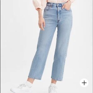 Levi’s Ribcage Highrise Straight Leg- 30/27 BNWOT